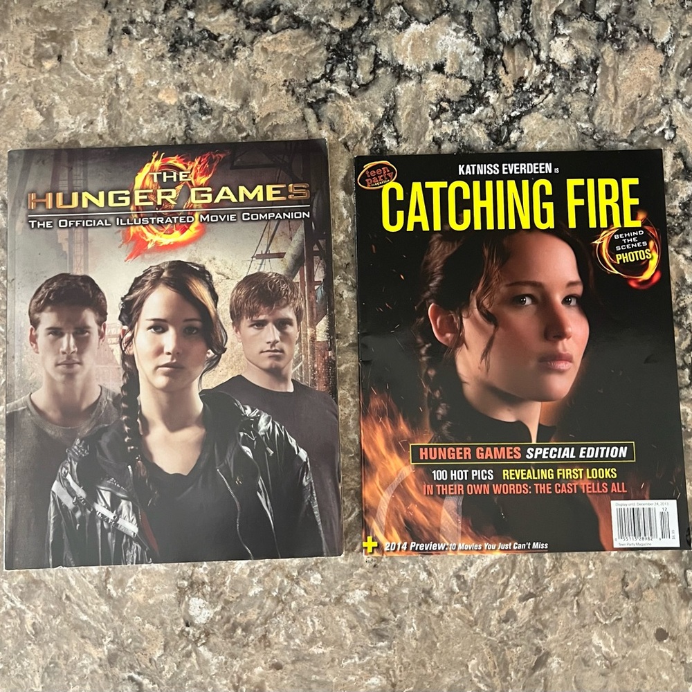 The Hunger Games Magazine Collection Set Catching Fire 🔥